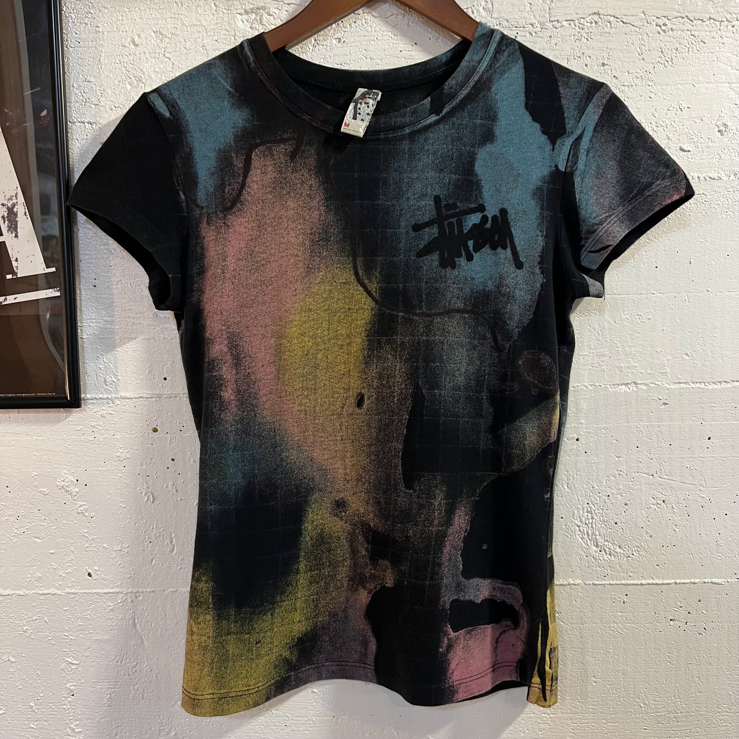 Vintage Y2K Stüssy Womens All Over Print Spray Paint Baby Tee - Size Medium - Made In USA - Black/Multi
