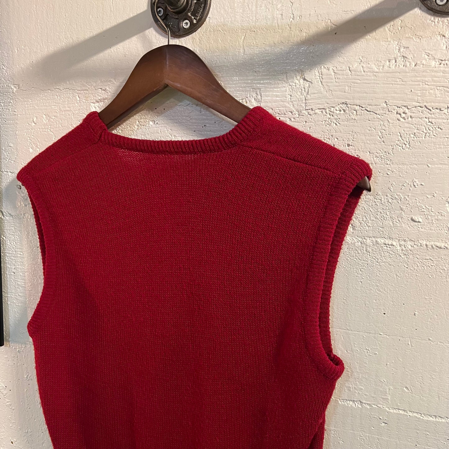 True Vintage 100% Acrylic Knitted Sweater Vest - Size Medium - Made In USA/Union Made - Red