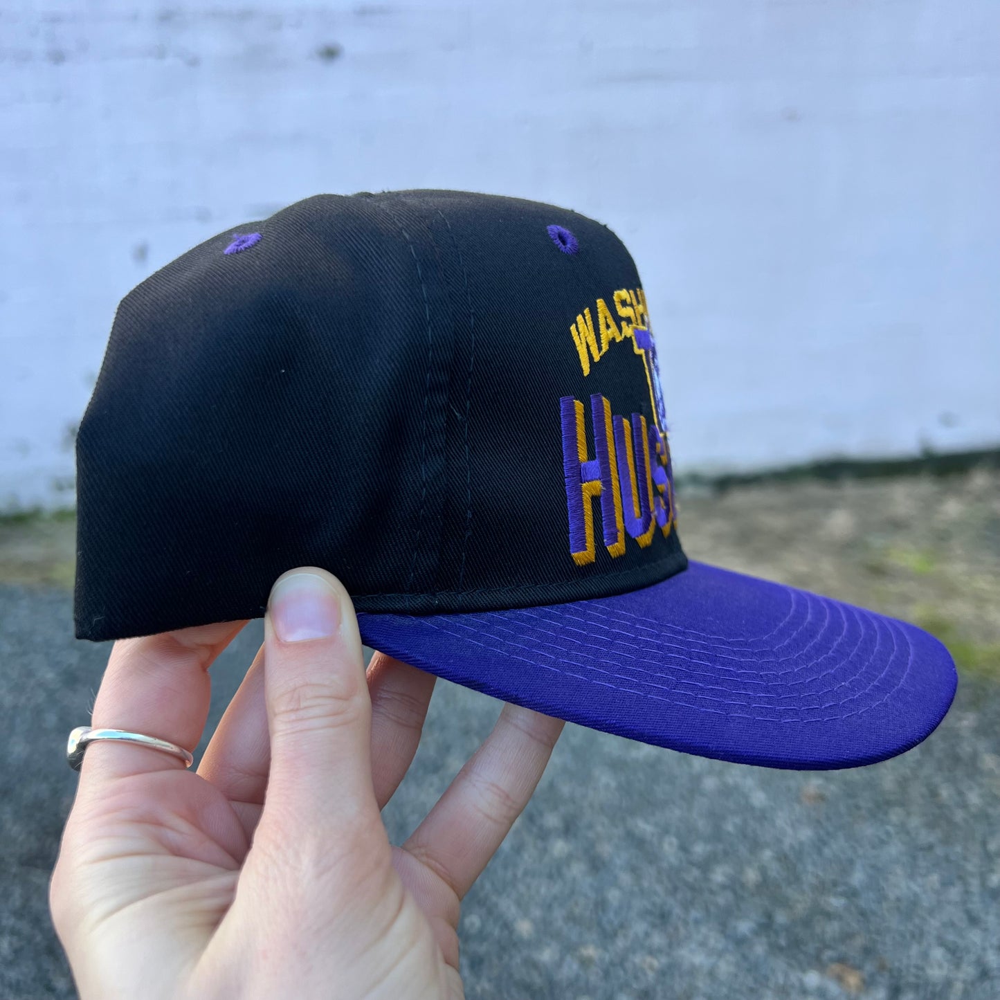 Vintage 90's University Of Washington Huskies Embroidered Snapback Hat - OSFA - Black/Purple/Gold