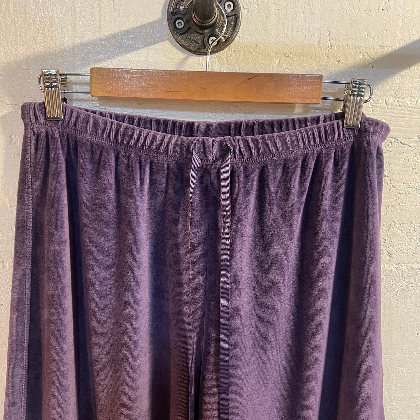 Vintage 2000's Anne Lewin Velour Flare Sweatpants - Size Medium - Purple/Lavender