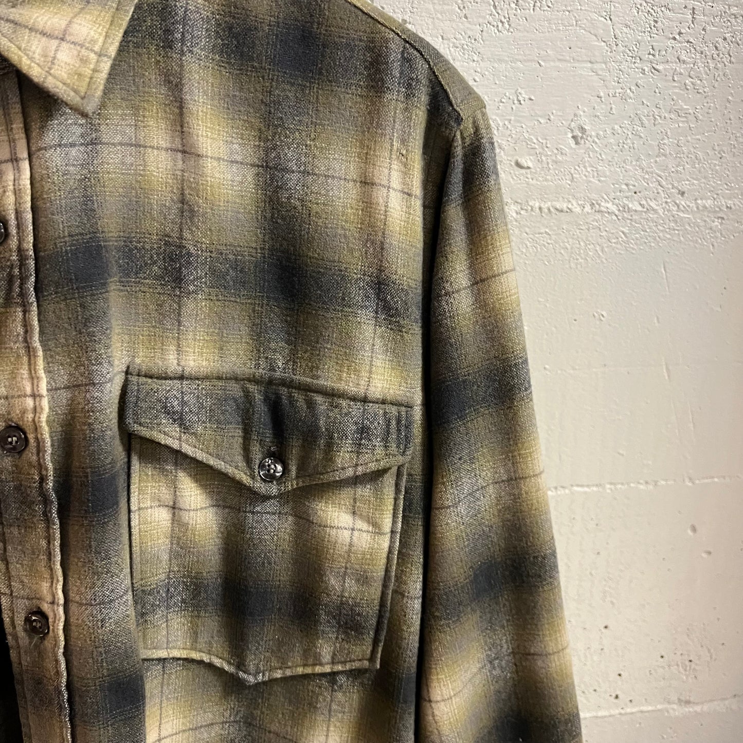 True Vintage 1950's Pendleton Wool Shadow Plaid Field Shirt - Size 16 (M/L) - Made In USA - Yellow/Gray - 100% Virgin Wool
