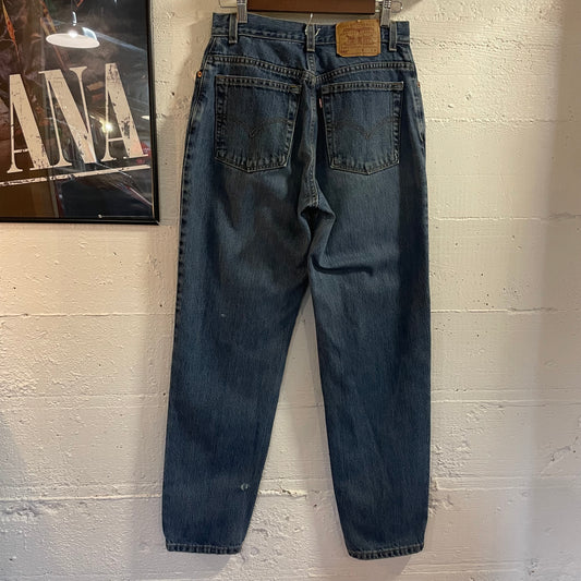 Vintage 90's Levi's 550 Relaxed Fit Denim Jeans - Size 10 Reg. M (28) - Made In USA - Mid Wash Denim