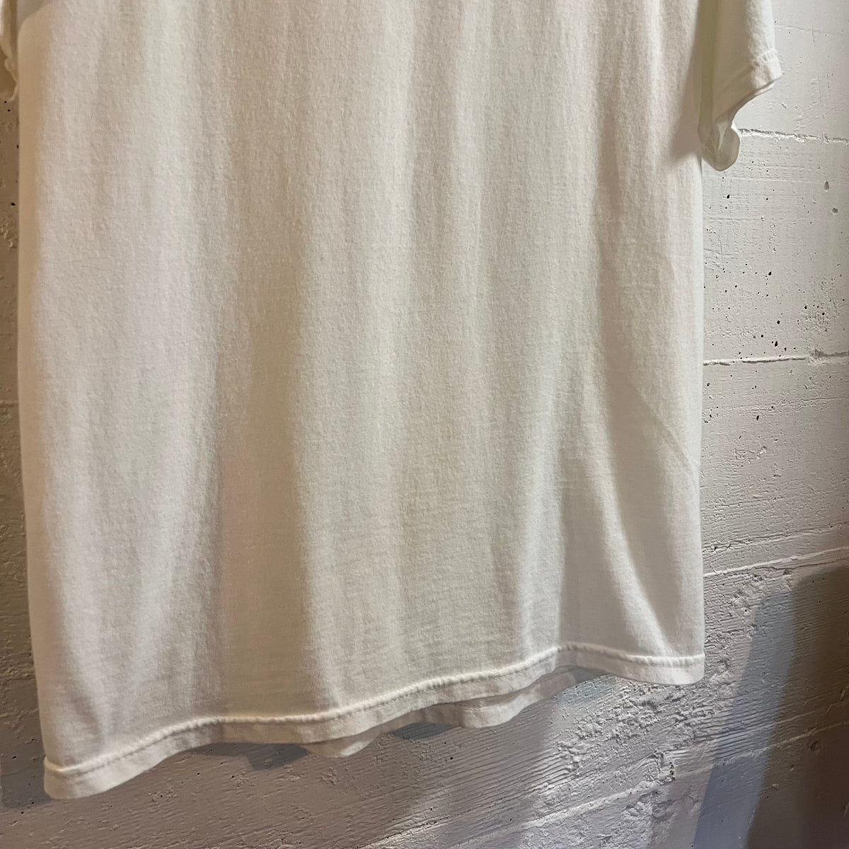 Vintage Early 2000’s Hurley Int. Freedom Co. Skateboarding T-Shirt - Size Medium - White/Black/Red