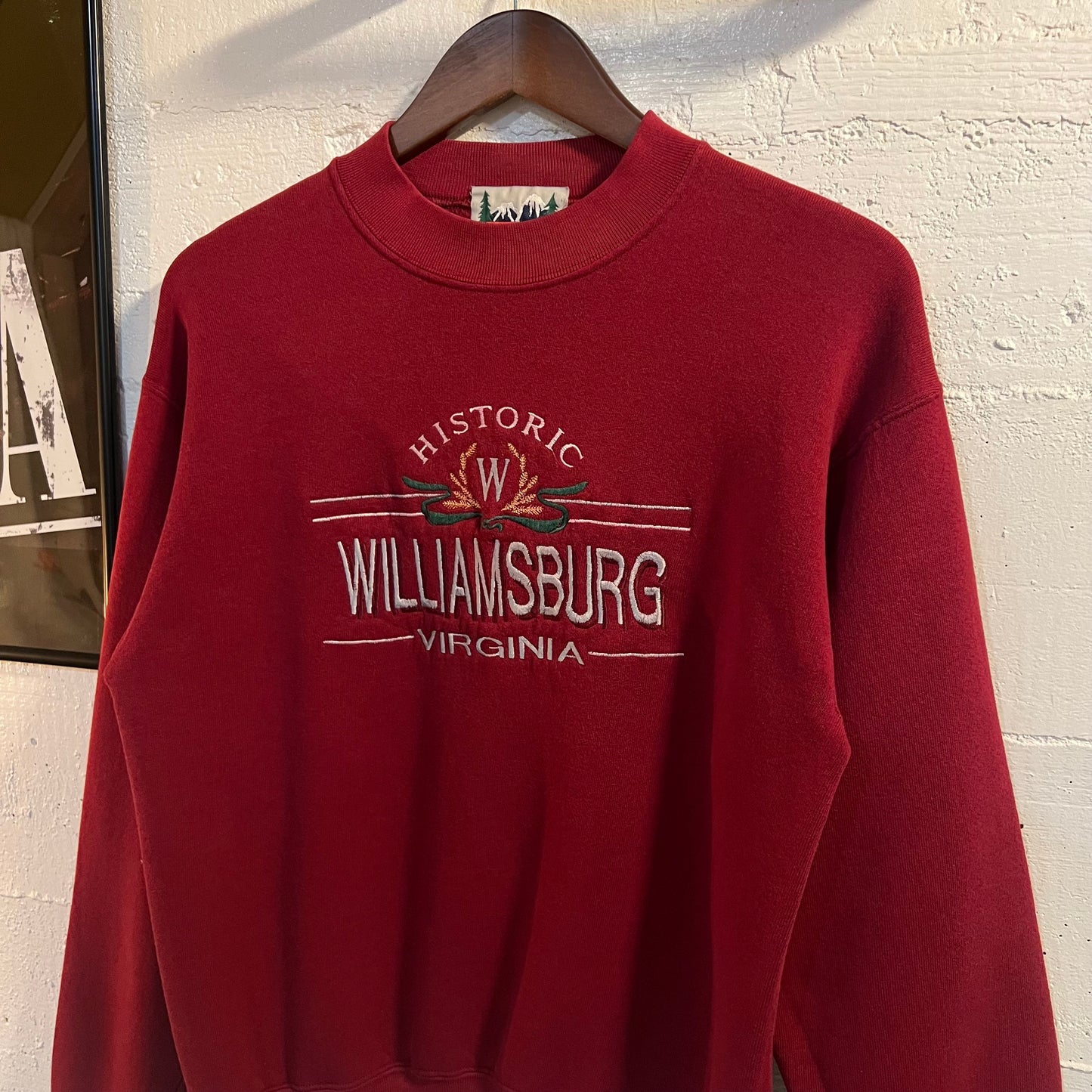 Vintage Embroidered Williamsburg Virginia Crewneck Sweatshirt - Size Small - Maroon