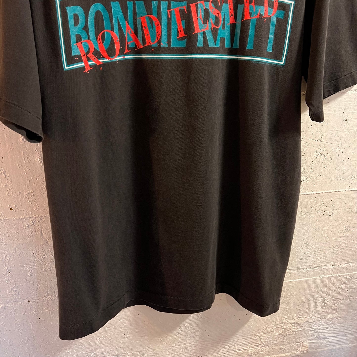 Vintage 1995 Bonnie Raitt ‘Road Tested’ Single Stitch T-Shirt - Size Large - Made In USA - Faded Black/Kelly Green/Red