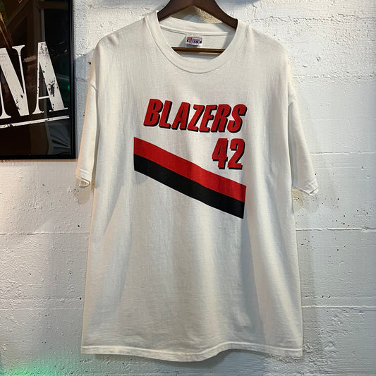 Vintage 90's Portland Trailblazers Walt 'The Wizard' Williams '98/'99 Season T-Shirt - Size XL - #42 - White