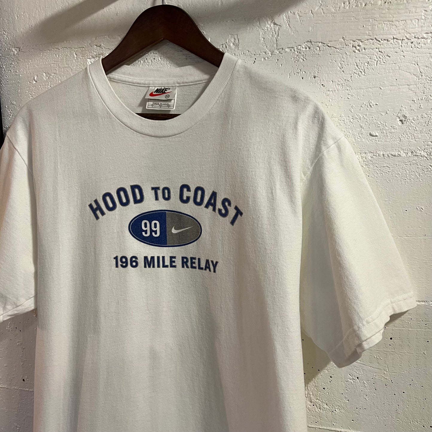 Vintage 1999 Nike Hood To Coast 196 Mile Relay Marathon T-Shirt - Size Medium - Made In USA - White/Blue/Grey