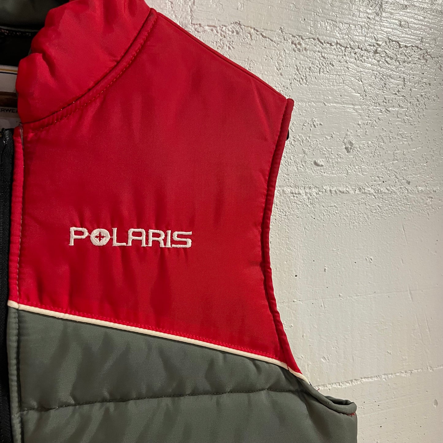 Vintage Union Made Polaris Winterwear Insulated Nylon Vest - Size Medium - Union Made In USA - Red/Gray