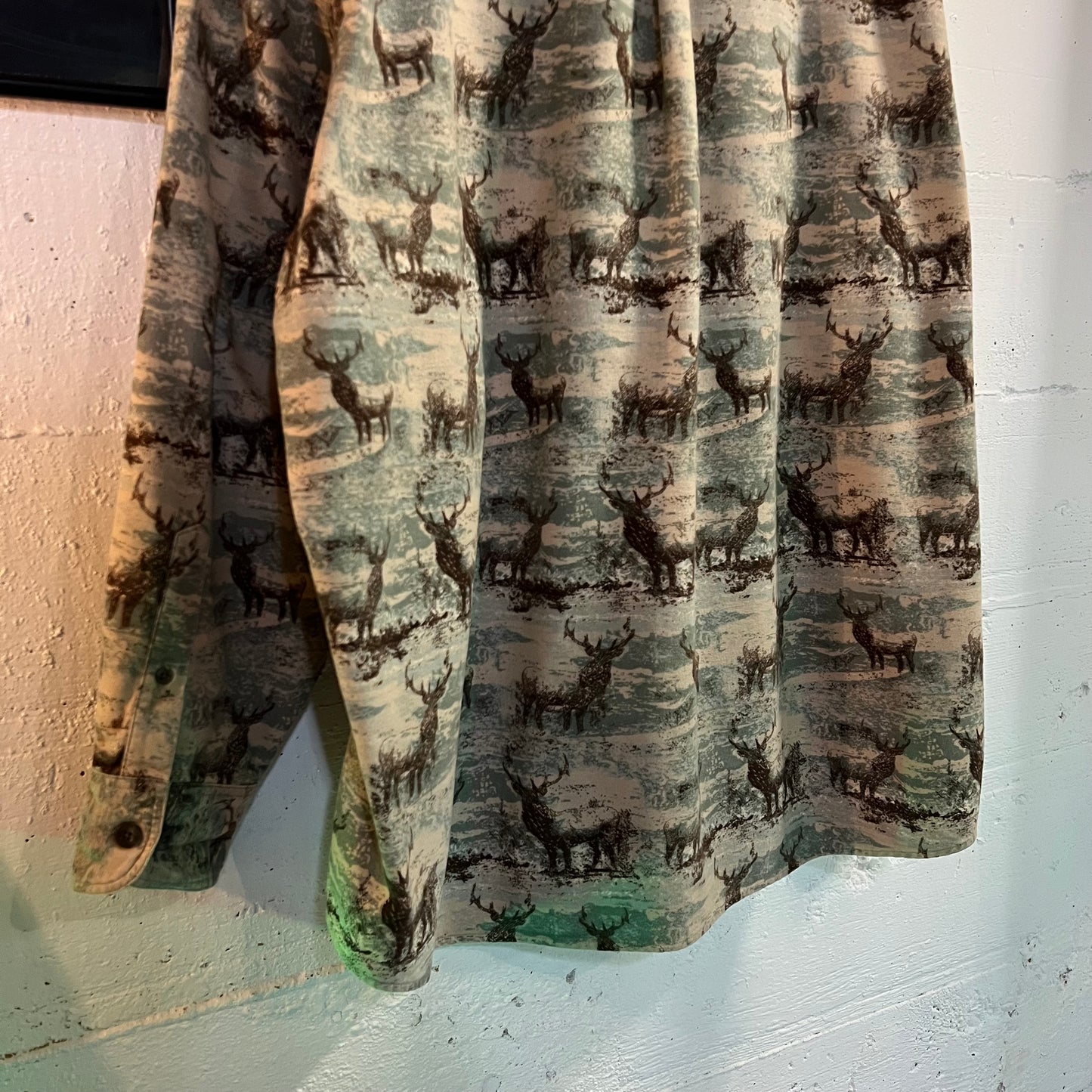 Vintage Y2K Cabela's All Over Deer Print Chamois Cloth Button Down Shirt - Size 3XL - Olive/Beige