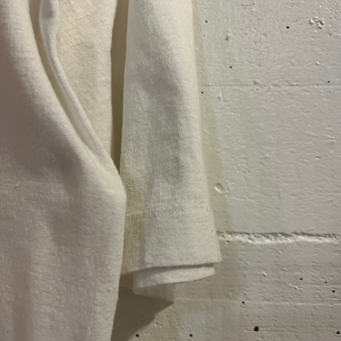 Vintage 1980's Hong Kong Single Stitch Sunrise Graphic T-Shirt - Size Medium - White - 100% Cotton