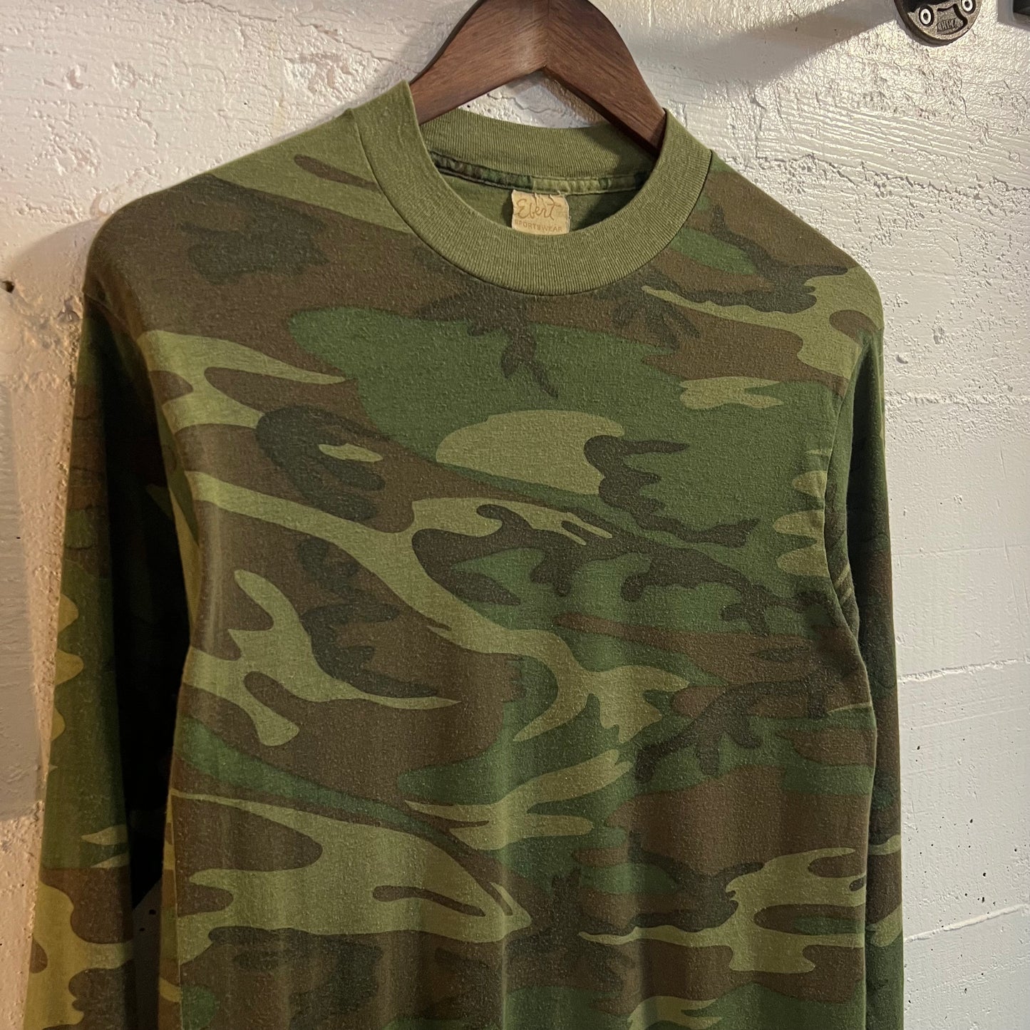 Vintage 80’s US Woodland Camo Long Sleeve Single Stitch T-Shirt - Size Large - Made In USA - Earth Toned