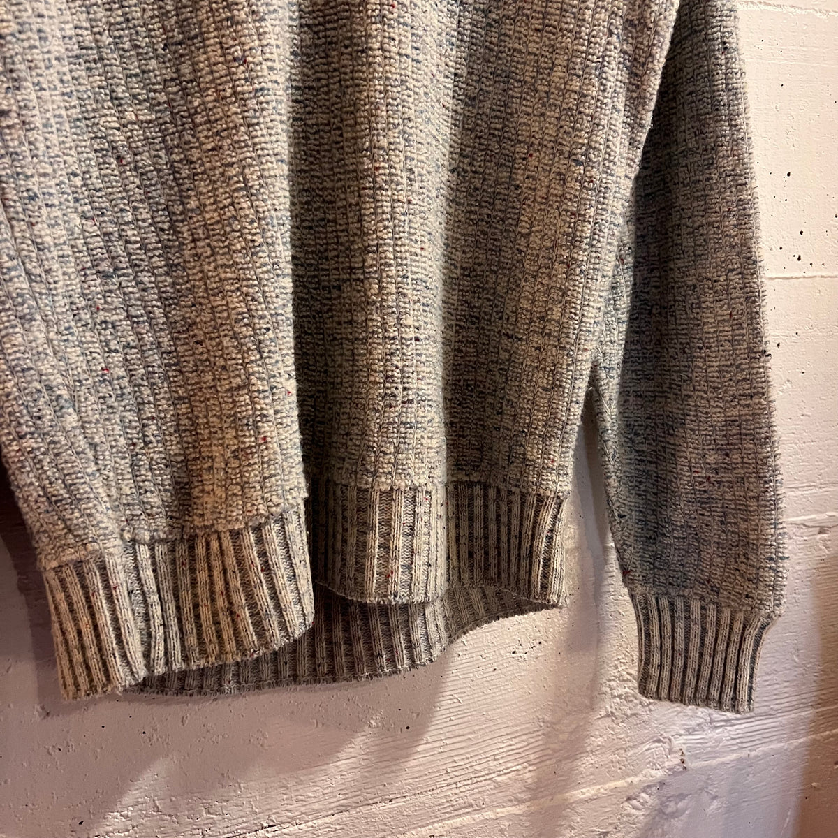 Vintage 70’s Sears Kings Road Vertical Ribbed Flecked Tweed V-Neck Knitted Sweater - Size Medium - Blue/Grey/Multi