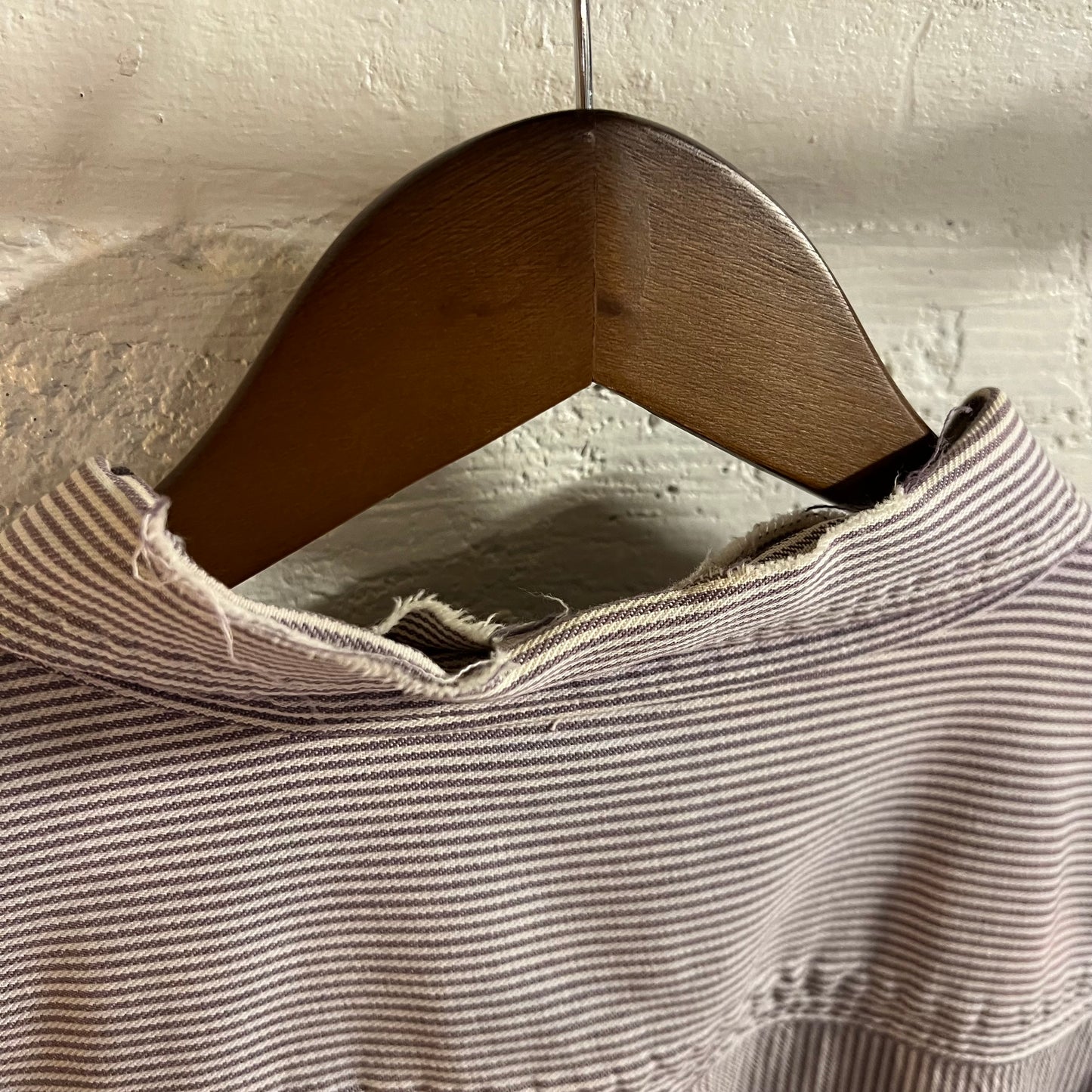 Vintage 90’s Distressed Prison Blues Pin Striped Long Sleeve Button Up Shirt - Size Large - Made In USA - White/Purple