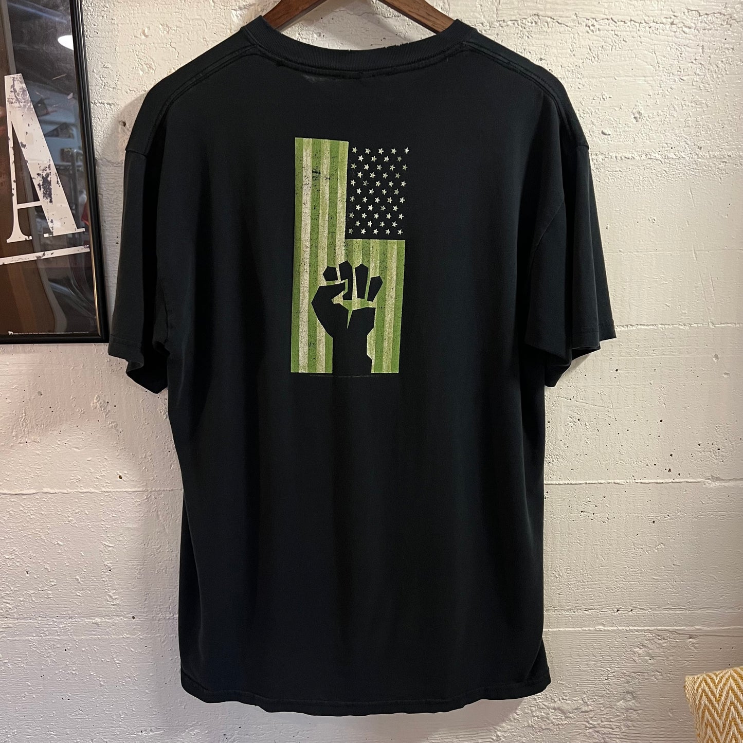 Vintage 2004 Green Day American Idiot Graphic T-Shirt - Size Large - Black/White/Green