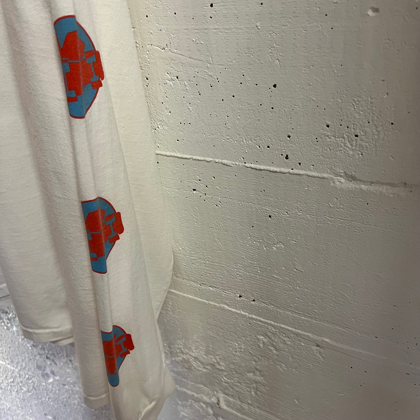 *Pre-Owned* Stüssy 'Skateman' Long Sleeve T-Shirt (FW22) - Size XL - White - 100% Cotton
