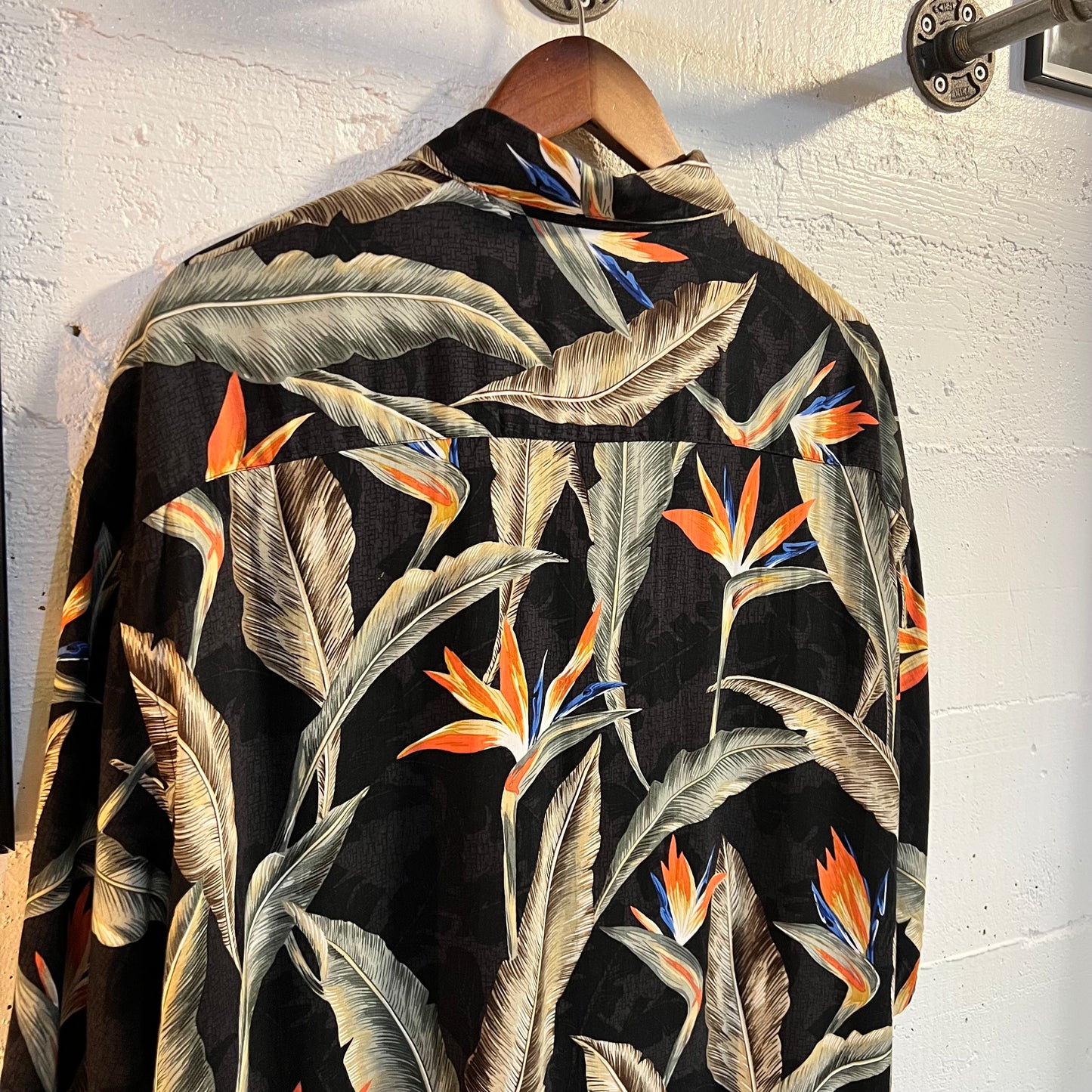 Vintage Campia 100% Rayon Aloha/Hawaiian 'Bird of Paradise' Floral Shirt - Size Large - Black/Multi