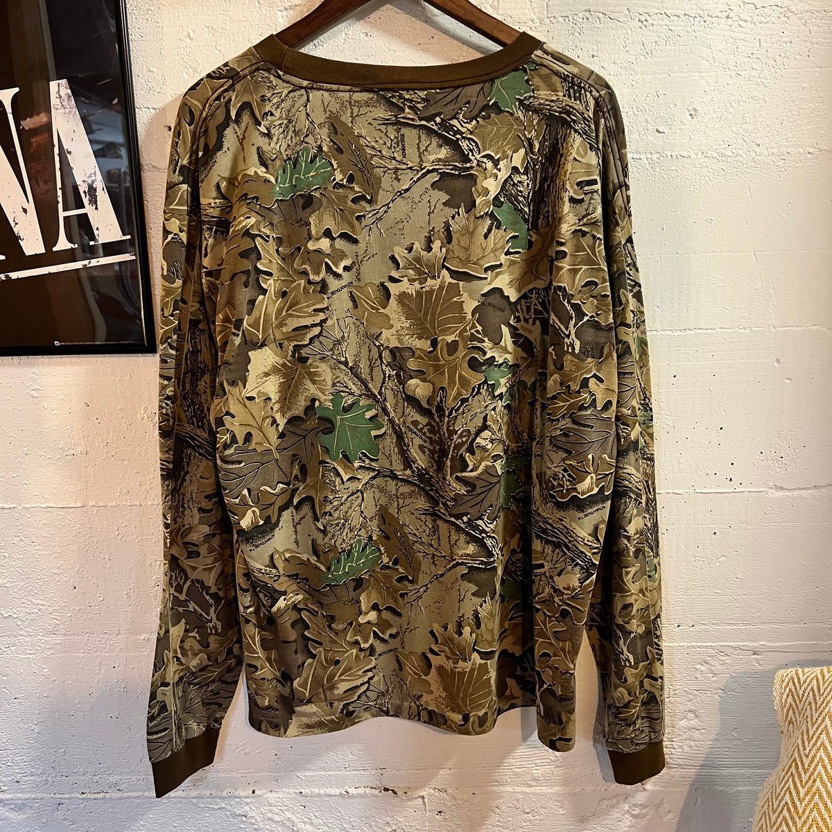 Vintage Advantage Realtree Camo Long Sleeve Boxy Single Stitch T-Shirt - Size Large - Earth Toned