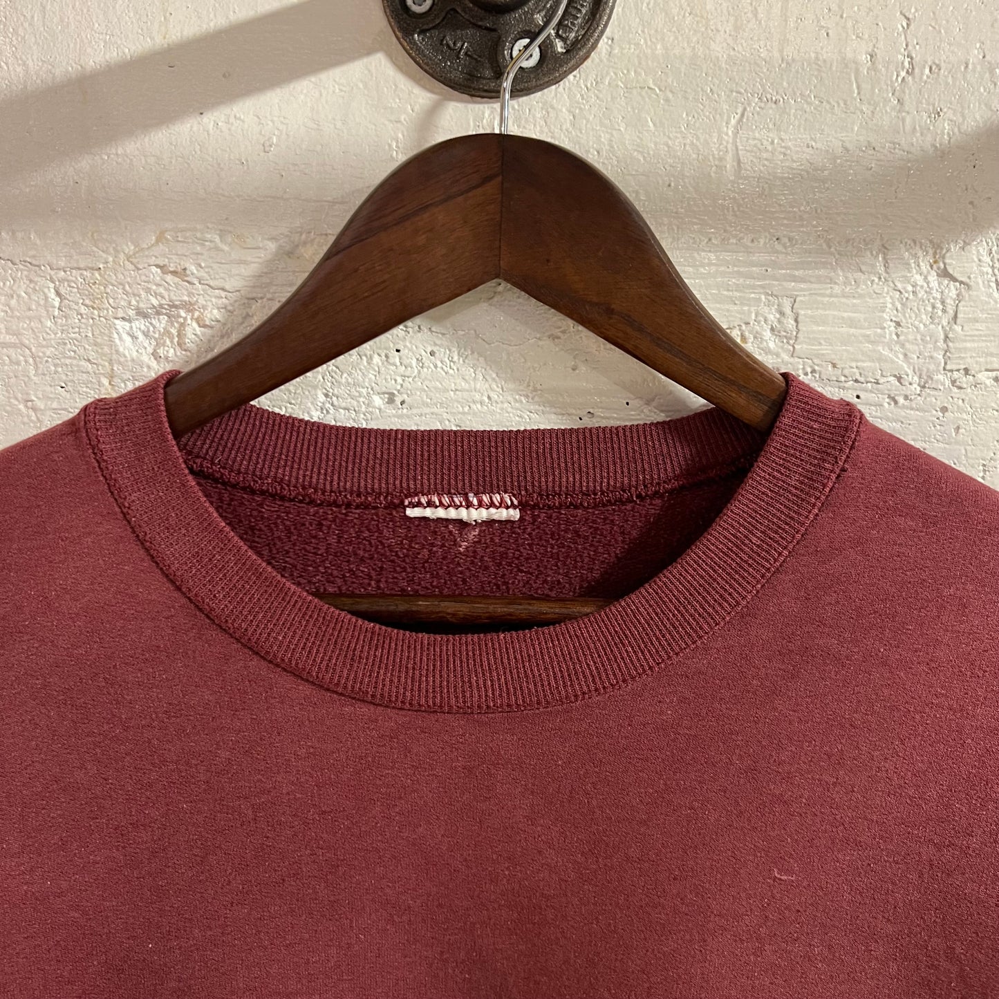 Vintage 90’s Distressed/Faded Blank Crewneck Sweatshirt - Size Large - Maroon