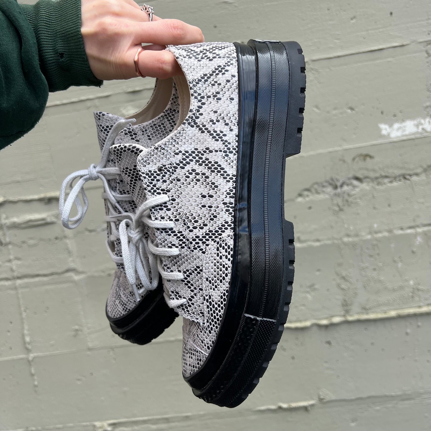 *Pre-Loved* Converse Chuck 70 Formal Snakeskin Sneakers -  Size 7.5M/9.5W - Dove Grey/Black - A15045C
