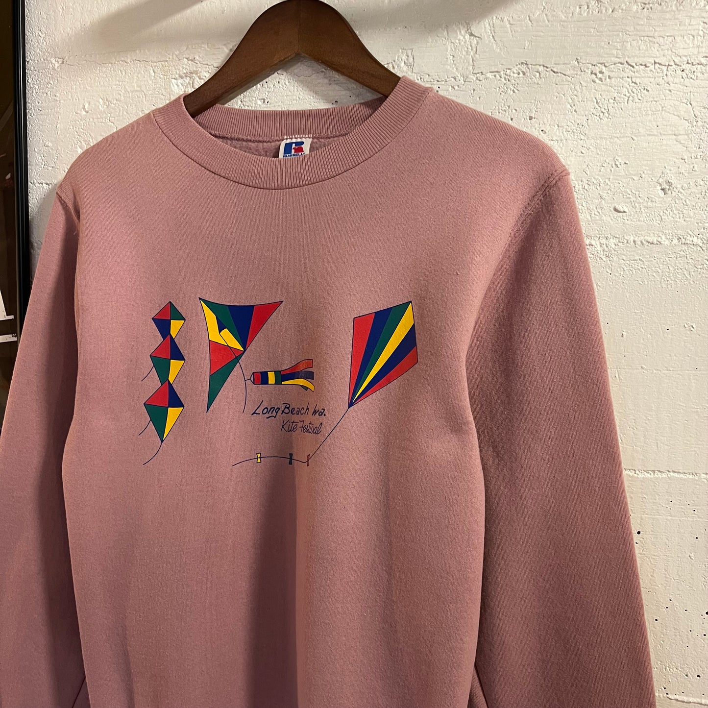 Vintage 80’s Russell Athletic Long Beach, WA Kite Festival Crewneck Sweatshirt - Size XS - Made In USA - Pink/Multi