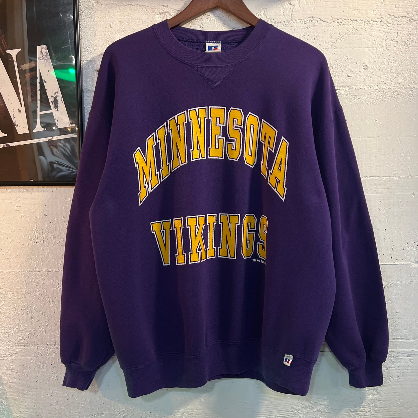 Vintage 1995 Russell Minnesota Vikings NFLP Crewneck Sweatshirt - Size XL - Made In USA - Purple/Yellow