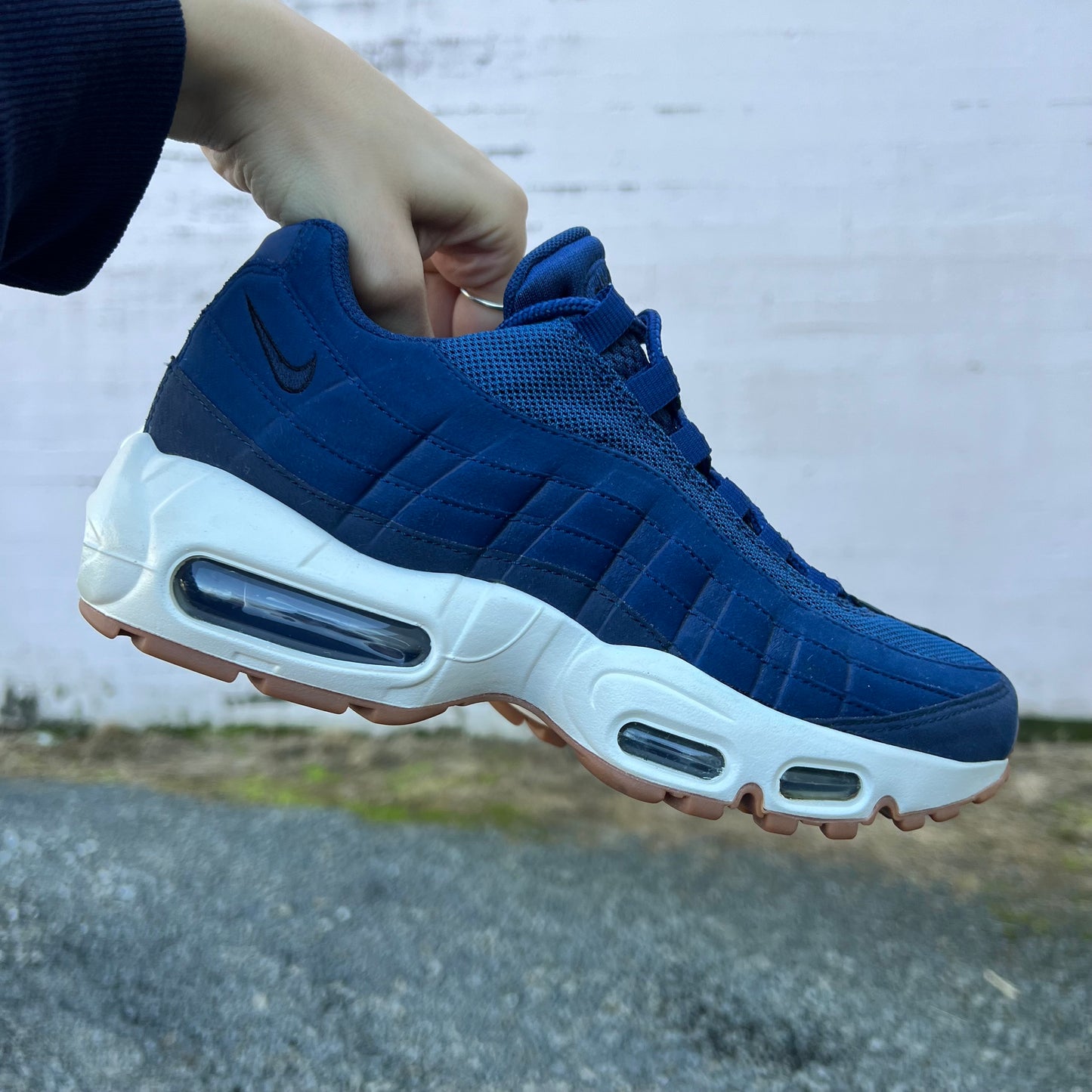 *Pre-Owned* Sample Nike Air Max 95 Coastal Blue - Size 7W/5.5M - Coastal Blue/Midnight Navy/Gum