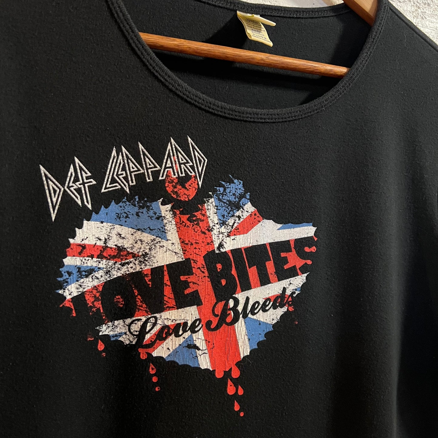 Vintage Def Leppard ‘Love Bites Love Bleeds’ Baby T-Shirt - Size Medium - Black