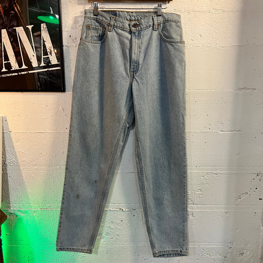 Vintage 90's Levi's 550 Relaxed Fit Tapered Leg Denim Jeans - Size 32x31 - Made In USA - Light Wash
