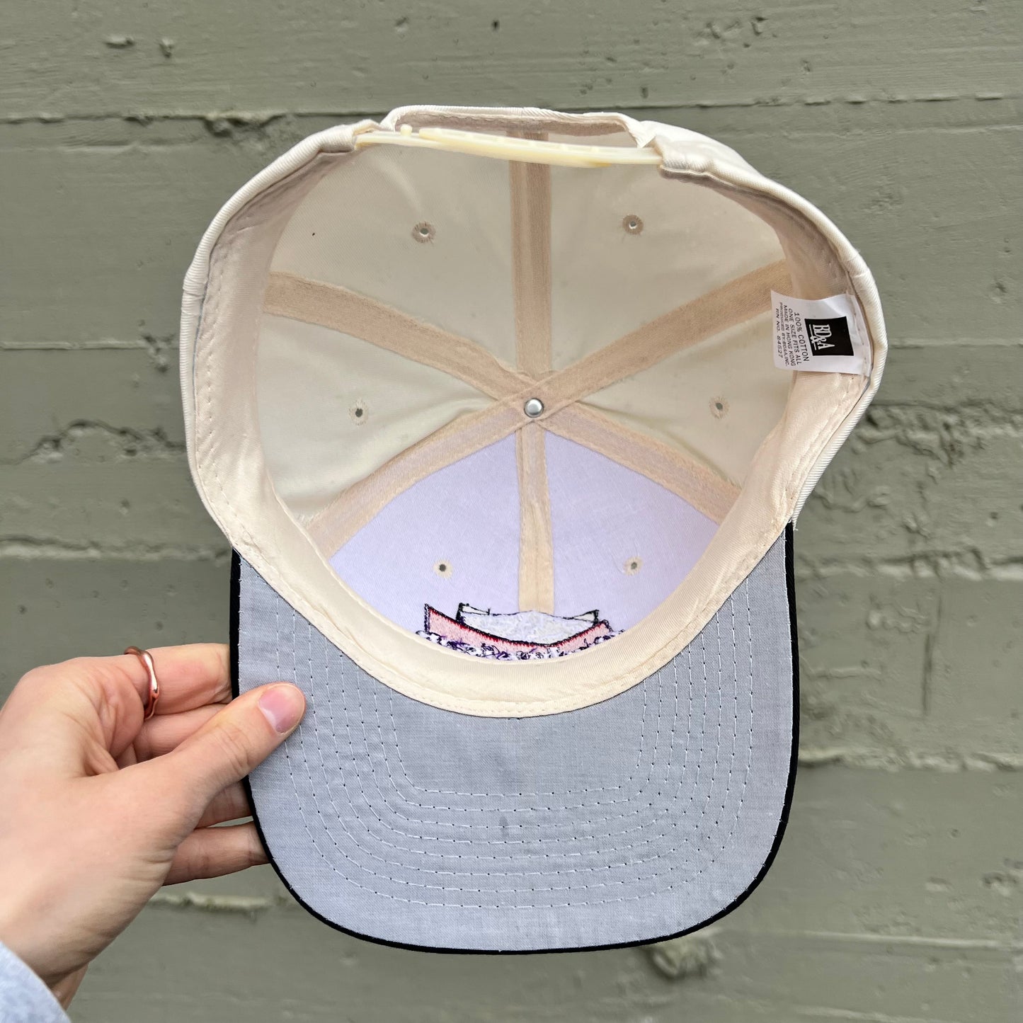 Vintage 90's Budweiser 'King of The Rockies' Embroidered 2-Tone Snapback Hat - O/S - Black/Cream