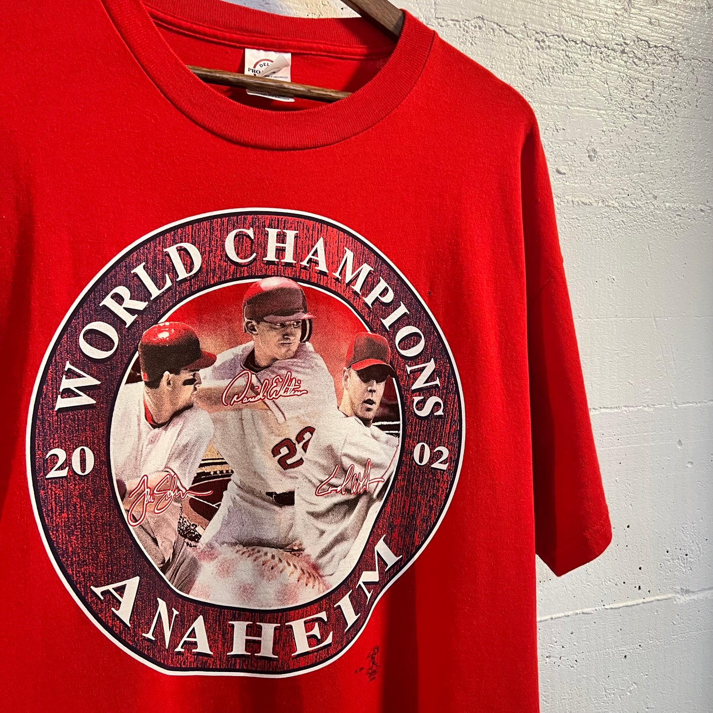 Vintage Y2K Anaheim Angels '02 World Champions Graphic T-Shirt - Size XL - Red