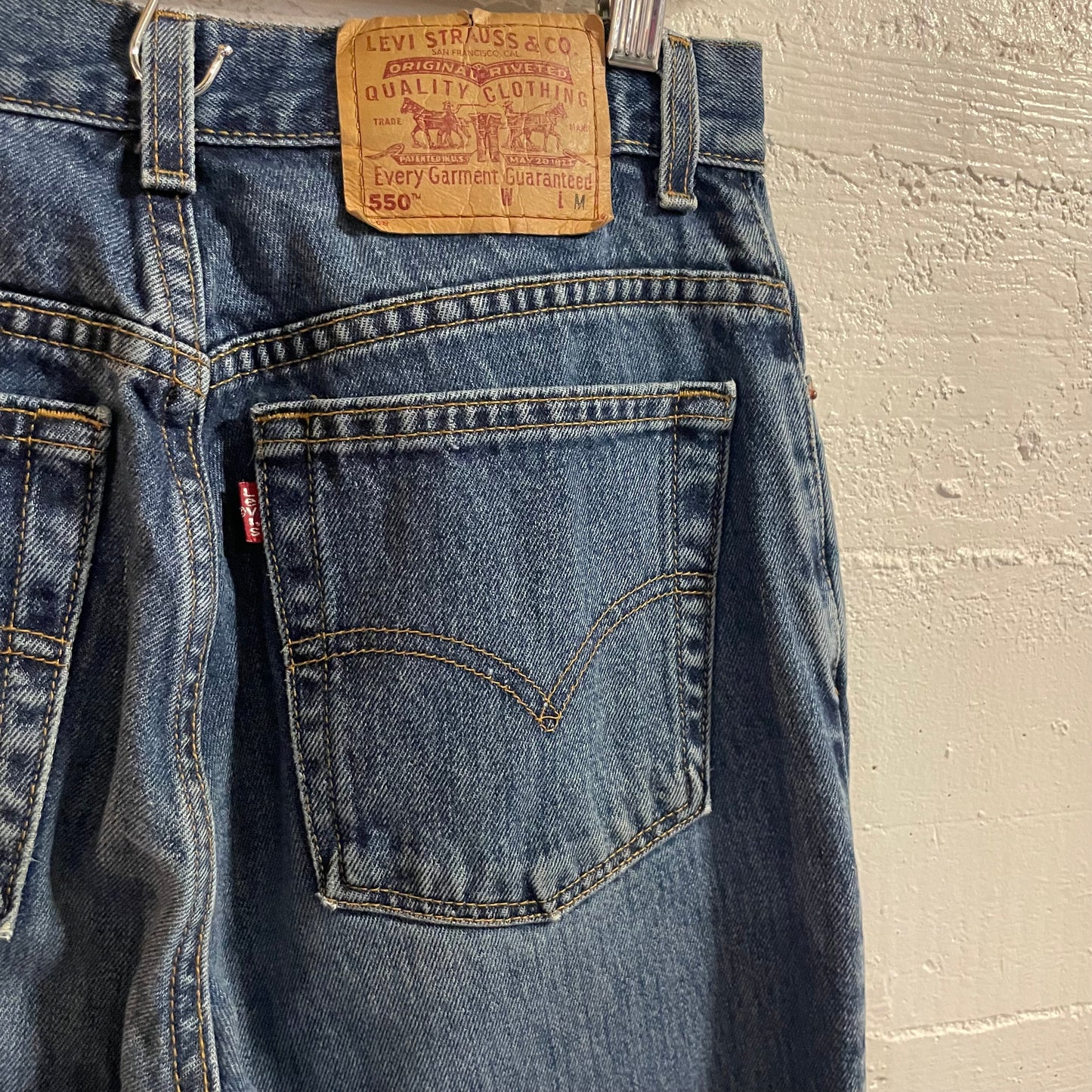 Vintage 90's Levi's 550 Relaxed Fit Denim Jeans - Size 10 Reg. M (28) - Made In USA - Mid Wash Denim