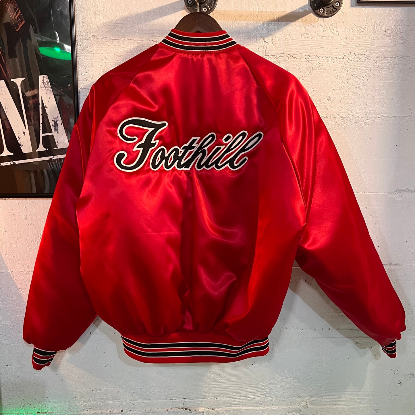 Vintage 80's Dunbrooke Pla-Jac Embroidered Satin Bomber Jacket - Size Large - Made In USA - Red/