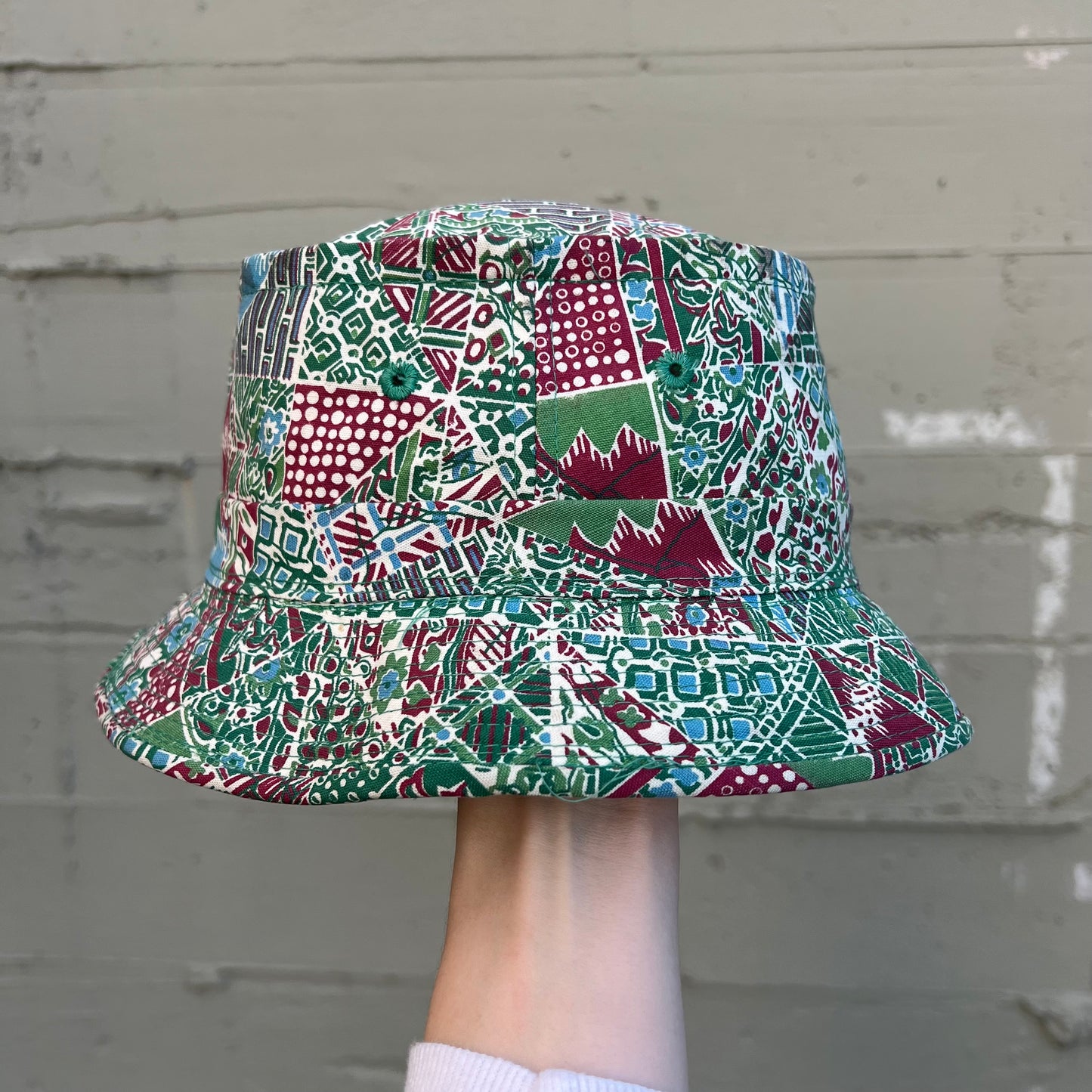 Vintage 1960's Abstract Pattern Bucket Hat - Size Medium - Green/White/Red