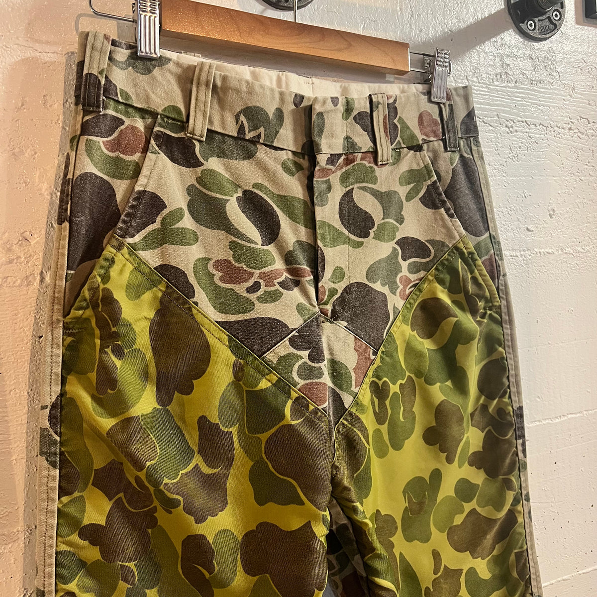 Vintage 60's/70's Duxbak Double Knee Frogskin Camouflage Hunting Pant - Size 29" x  25" - Made In USA - Olive