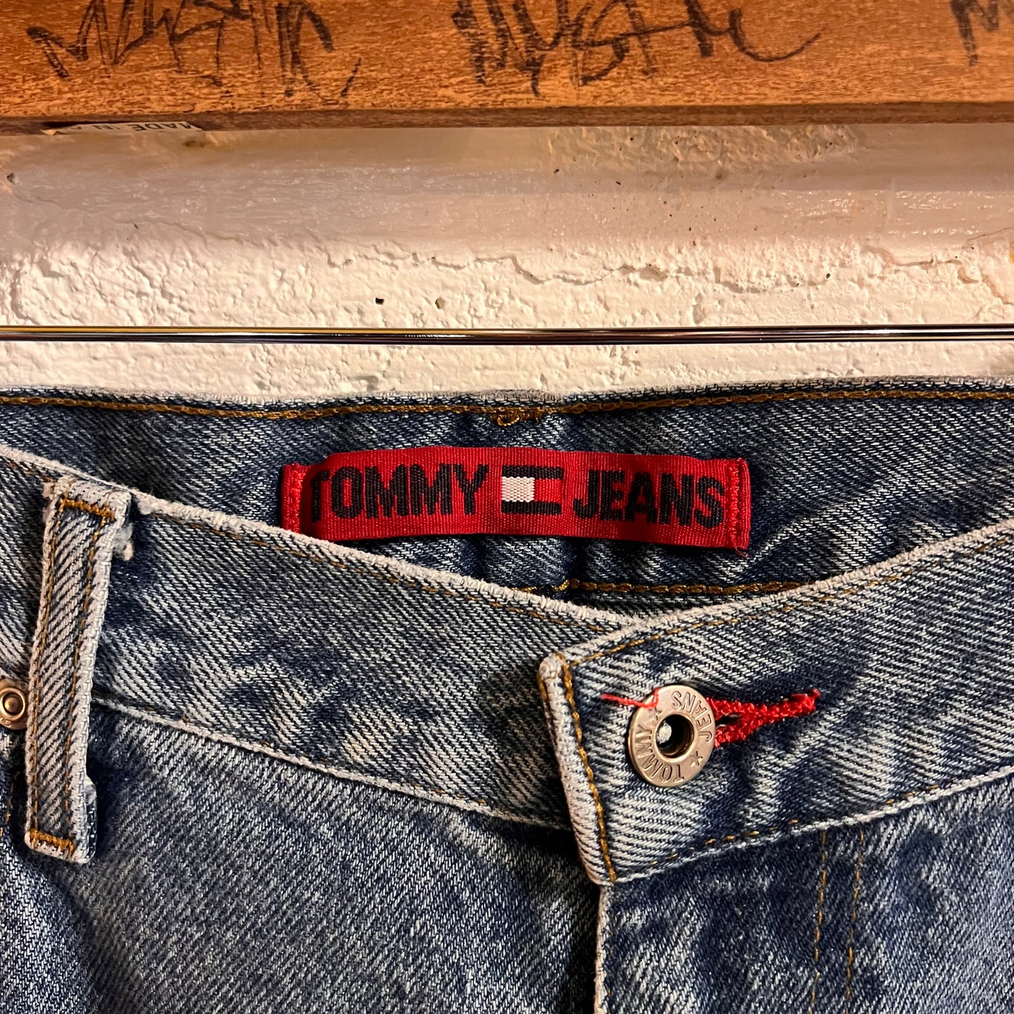 Vintage 2000's Tommy Hilfiger Tommy Jeans - Size 34"x 32" - Medium Wash Indigo