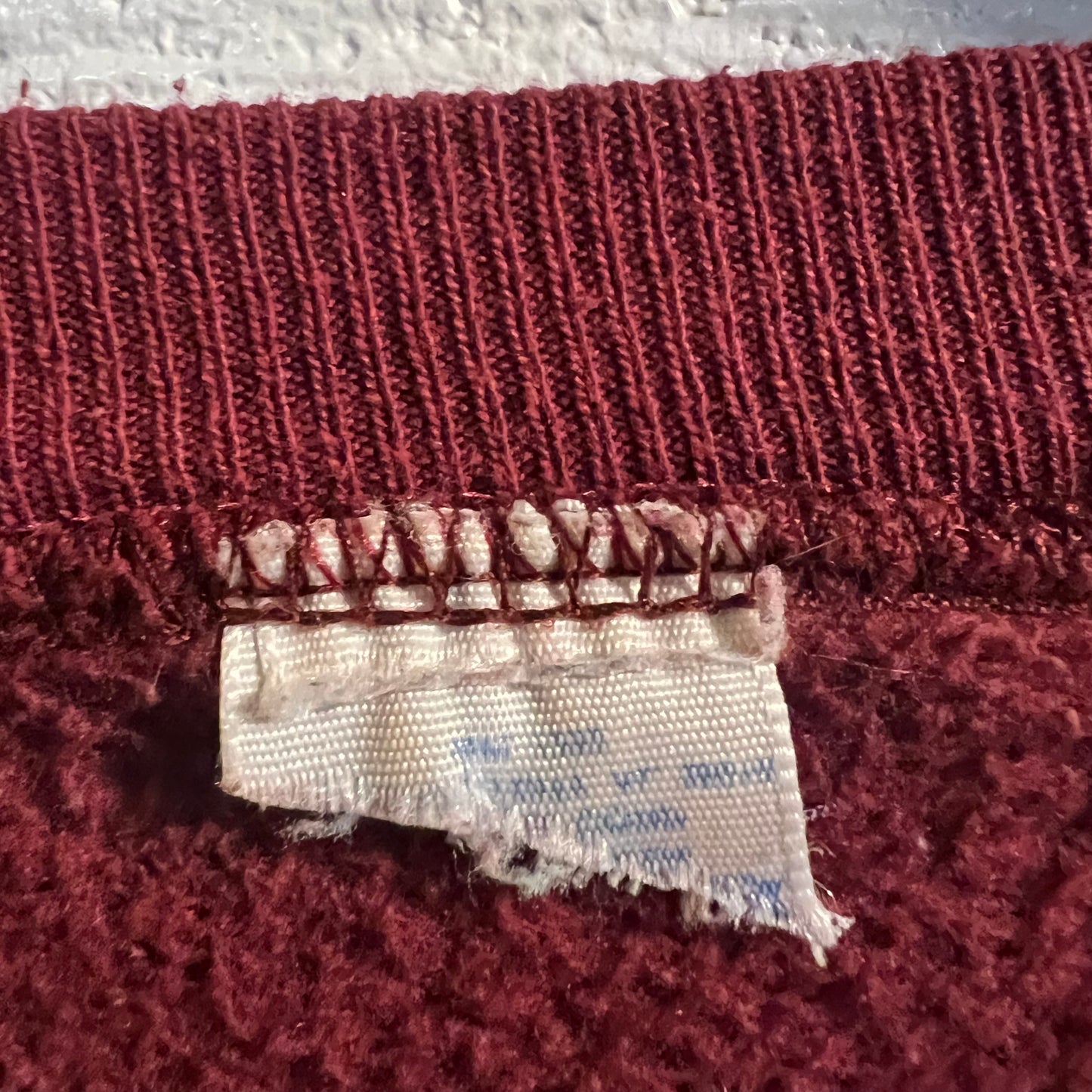 Vintage 80’s Russell Athletic Blank Crewneck Sweatshirt - Size Large - Maroon