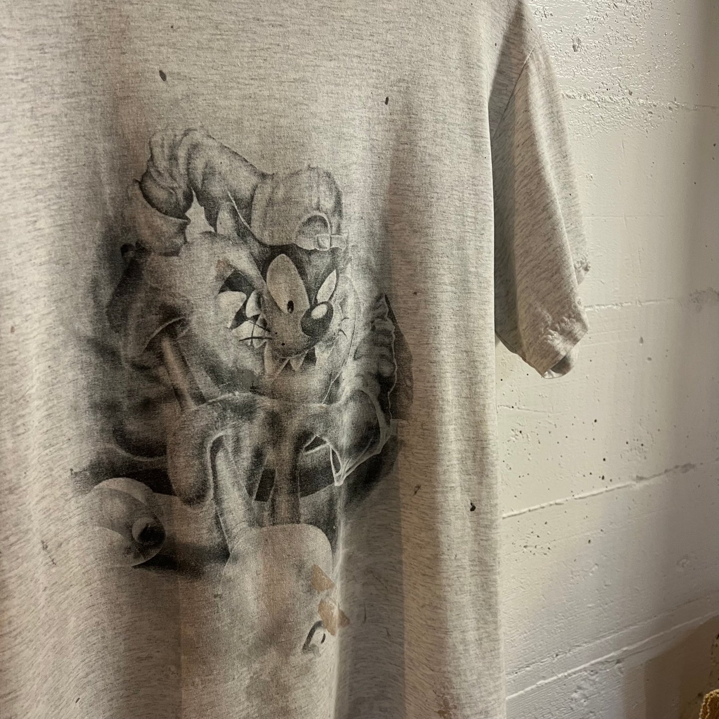 Vintage 1997 Distressed Looney Tunes ‘Taz Playing Pool’ Graphic T-Shirt - Size Youth XL - Heather Grey/Black