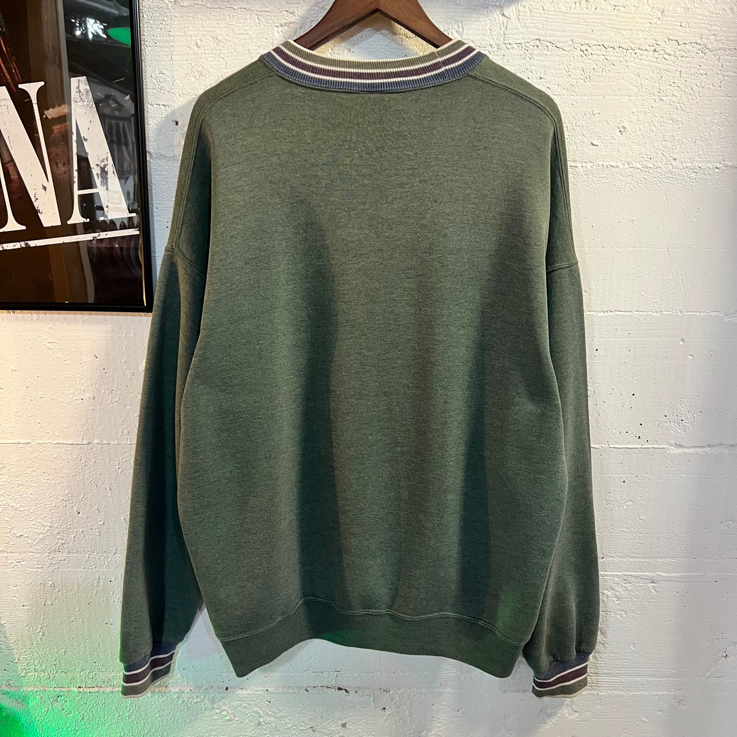 Vintage 90's Striped Collar Wolf Crewneck Sweatshirt - Size XL - Made In USA - Teal/Green