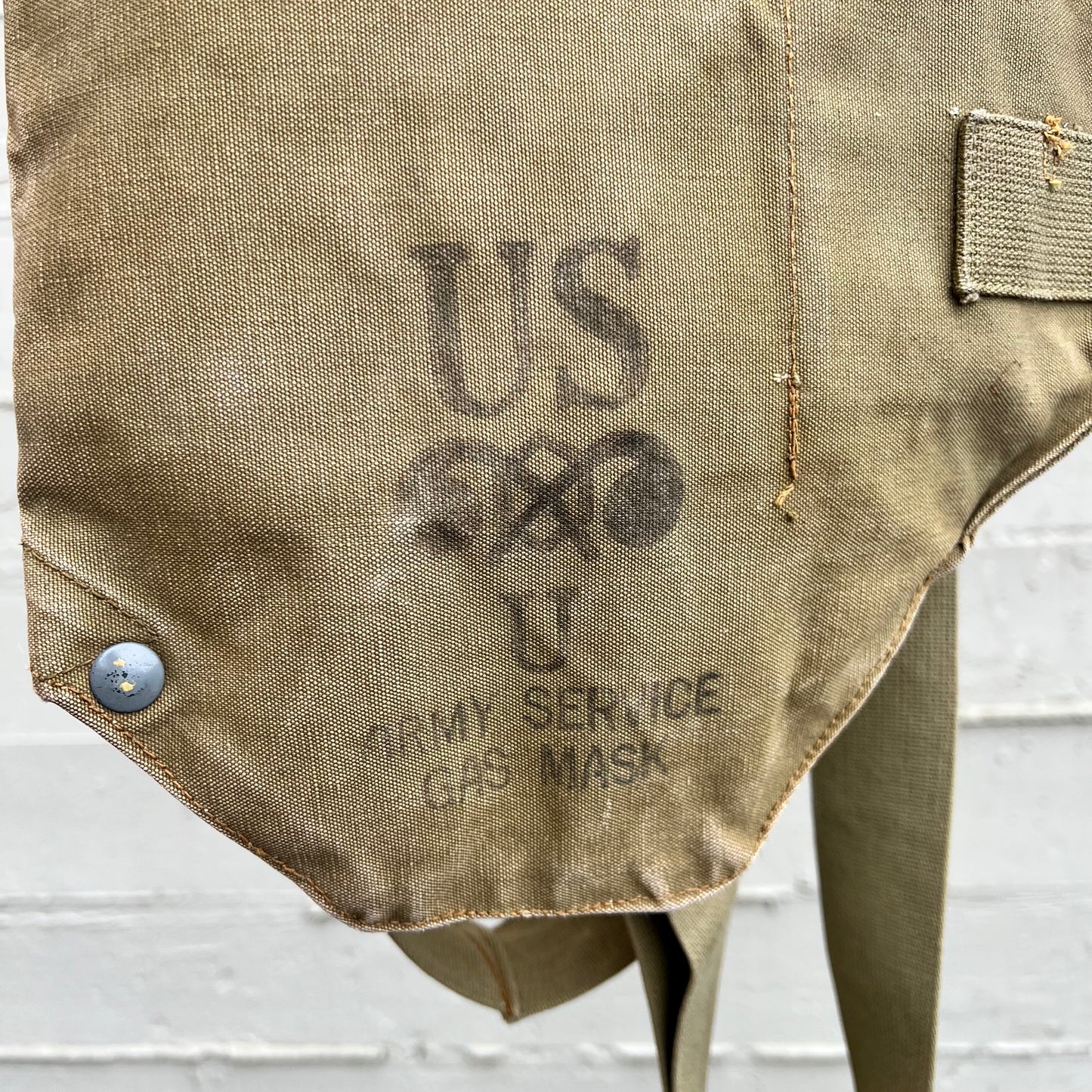Vintage U.S. Army WW2 Service Gas Mask (M2A1) Canvas Carrying Bag - O/S - Made In USA - Olive/Khaki