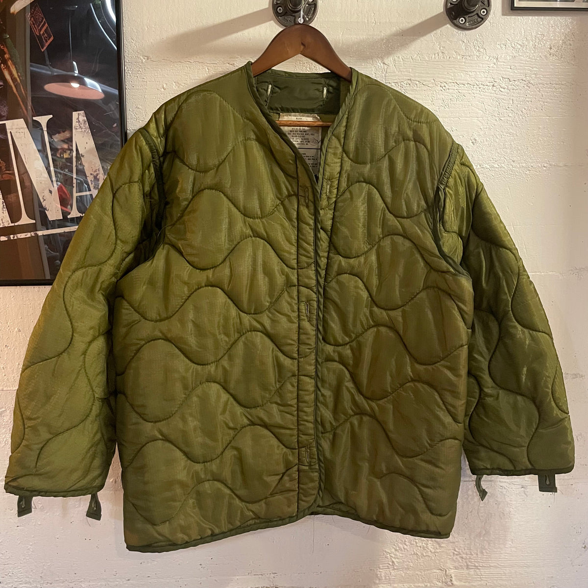 True Vintage 1970's U.S. Military Cold Weather Quilted Field Jacket Liner - Size Medium - Made In USA - Olive Drab - DLA100-79-C-2497