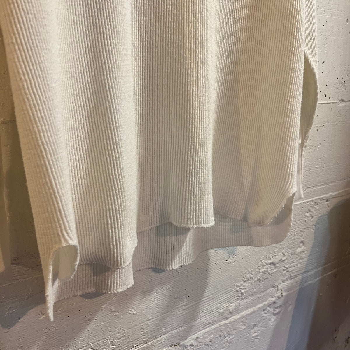 Vintage 50's/60's Cotton Waffle Knit Long Sleeve Split Hem Thermal Shirt - Size Medium/Large - Made In USA - White