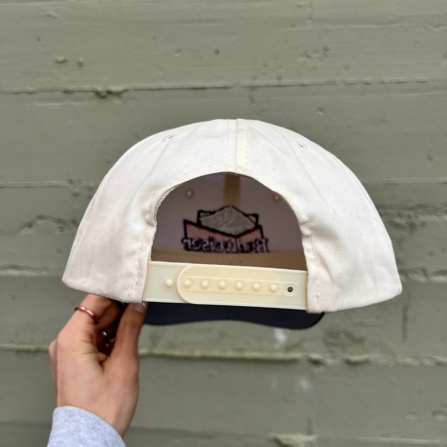 Vintage 90's Budweiser 'King of The Rockies' Embroidered 2-Tone Snapback Hat - O/S - Black/Cream