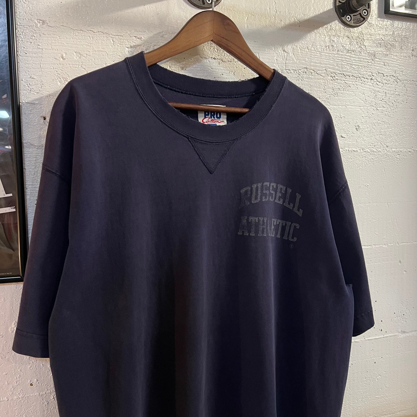 Vintage 90’s Distressed Russell Athletic Heavyweight T-Shirt - Size Large - Made In USA - Navy