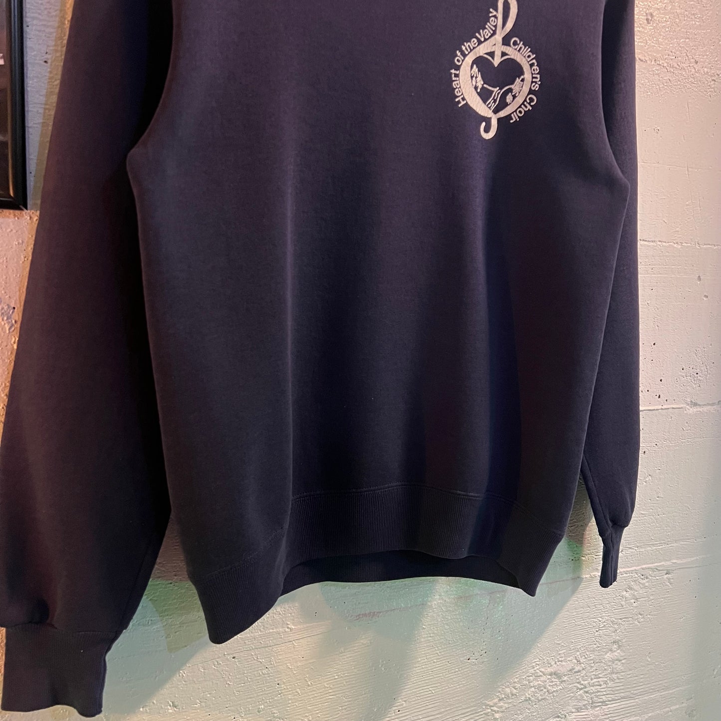 Vintage 90’s Jerzees Heart Of The Valley Children’s Choir Crewneck Sweatshirt - Size Small - Made In USA - Navy/White