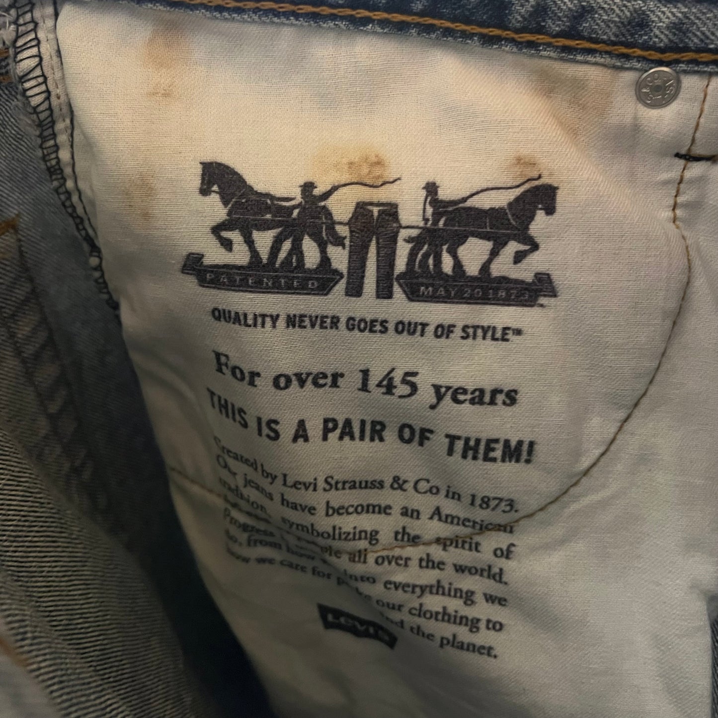 2000's Levi's 505 Medium Wash Denim Shorts - Size 36" - Medium Wash Indigo - 100% Cotton