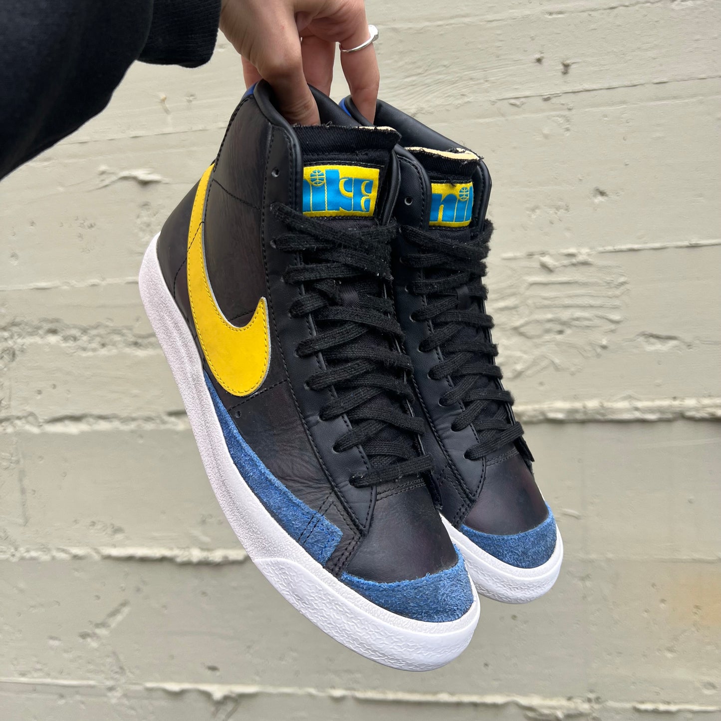*Pre-Owned* Nike Blazer Mid '77 Vintage 'Peace Love & Basketball' Sneaker - Size 9M/10.5W - DC1414-001 - Black/Speed Yellow/Game Royal/White