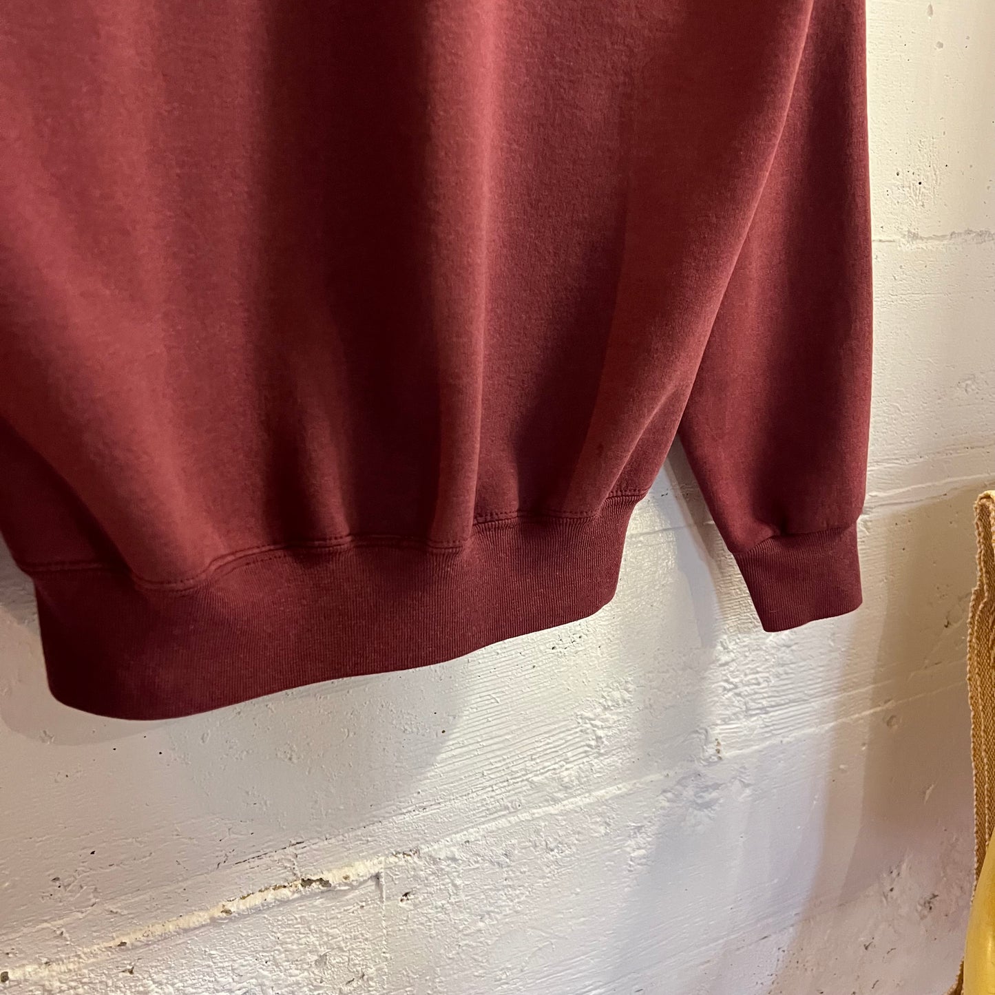 Vintage 90’s Distressed/Faded Blank Crewneck Sweatshirt - Size Large - Maroon