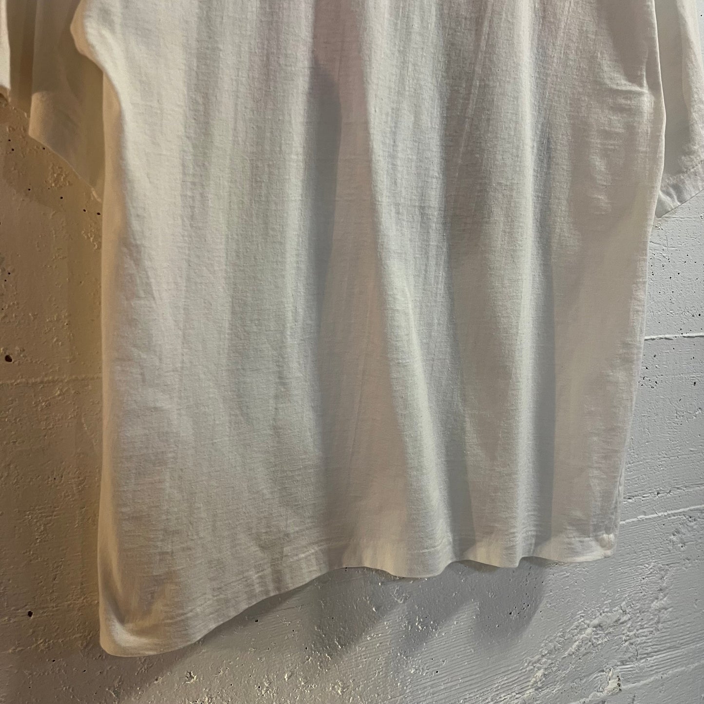 Vintage 1980's Hong Kong Single Stitch Sunrise Graphic T-Shirt - Size Medium - White - 100% Cotton