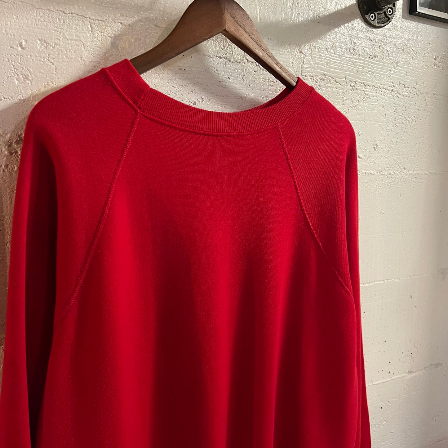 Vintage 80’s Huá Guāng ‘Magnificent Light’ Raglan Sleeve Crewneck Sweatshirt - Size XL - Made In USA - Red/Gold