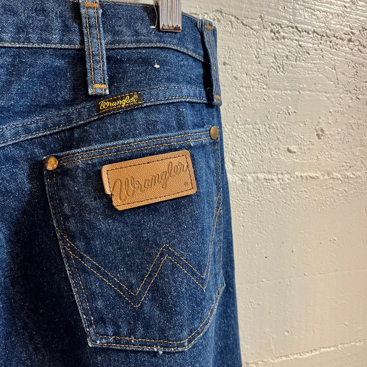 True Vintage 1970's Wrangler 13MWZ Cowboy Cut Dark Wash Indigo Denim Jeans - Size 32 (29" x 32") - Made In USA - Ideal Zipper